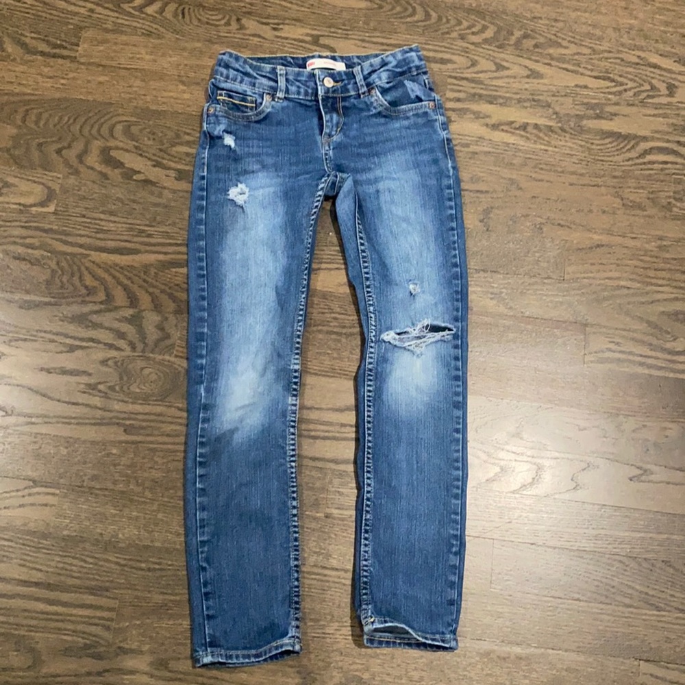 Girls ripped Levi’s